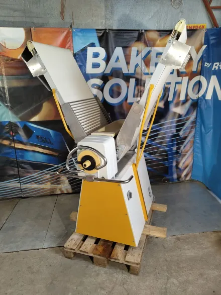 Rondo SSO 675 Teigausrollmaschinen – RESALE