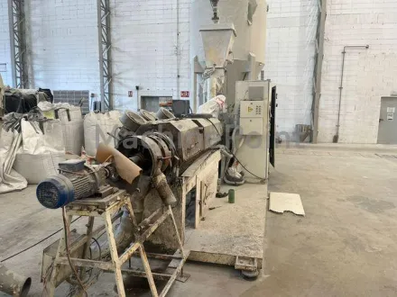 Industrie Generali 130/22 Doppelschneckenextruder für PVC Präparate – RESALE