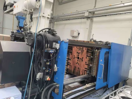 Fu Chun Shin Machinery SD 60004M Spritzgussmaschine – RESALE