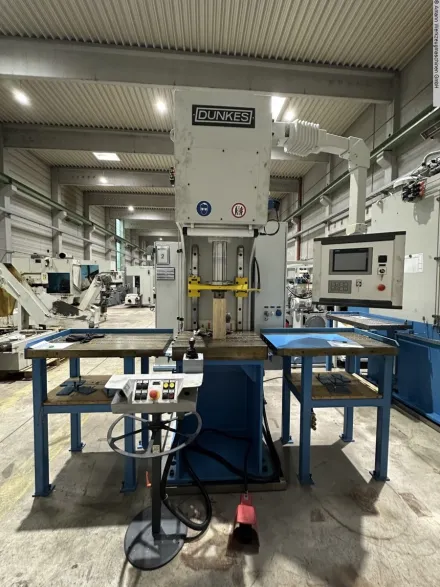 Dunkes HF-STS 30 Einständerpresse - Hydraulisch – RESALE