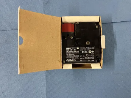 Omron Guard Lock Safety Door Switch D4NL - 2DFA - BS Verschieden – RESALE