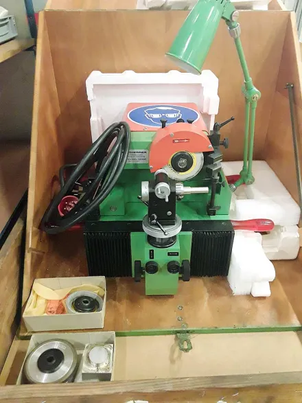 Scherrer SB-10 Stähleschleifmaschine – RESALE