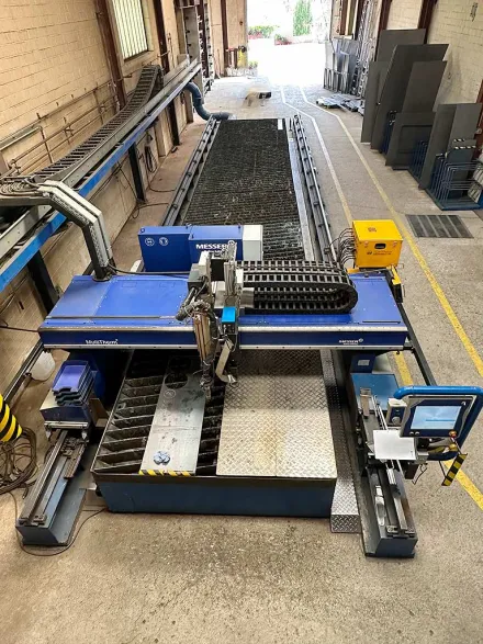 Kjellberg MultiTherm 3100/Hi Focus 160i CNC Portal-Plasmaschneidanlage – RESALE