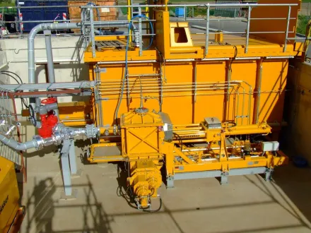 Putzmeister Sewage sludge conveying system Förderbandsystem – RESALE