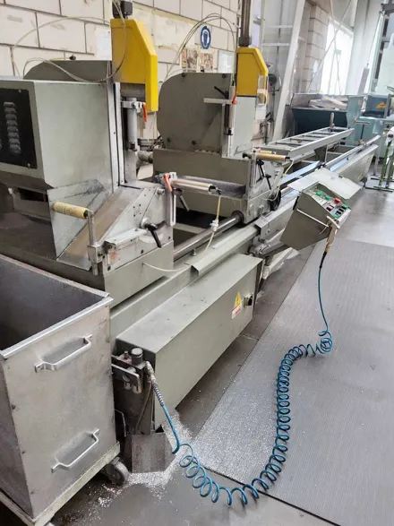 Emmegi Single 2 500 TU6 P1250KG Doppel-Gehrungssäge – RESALE