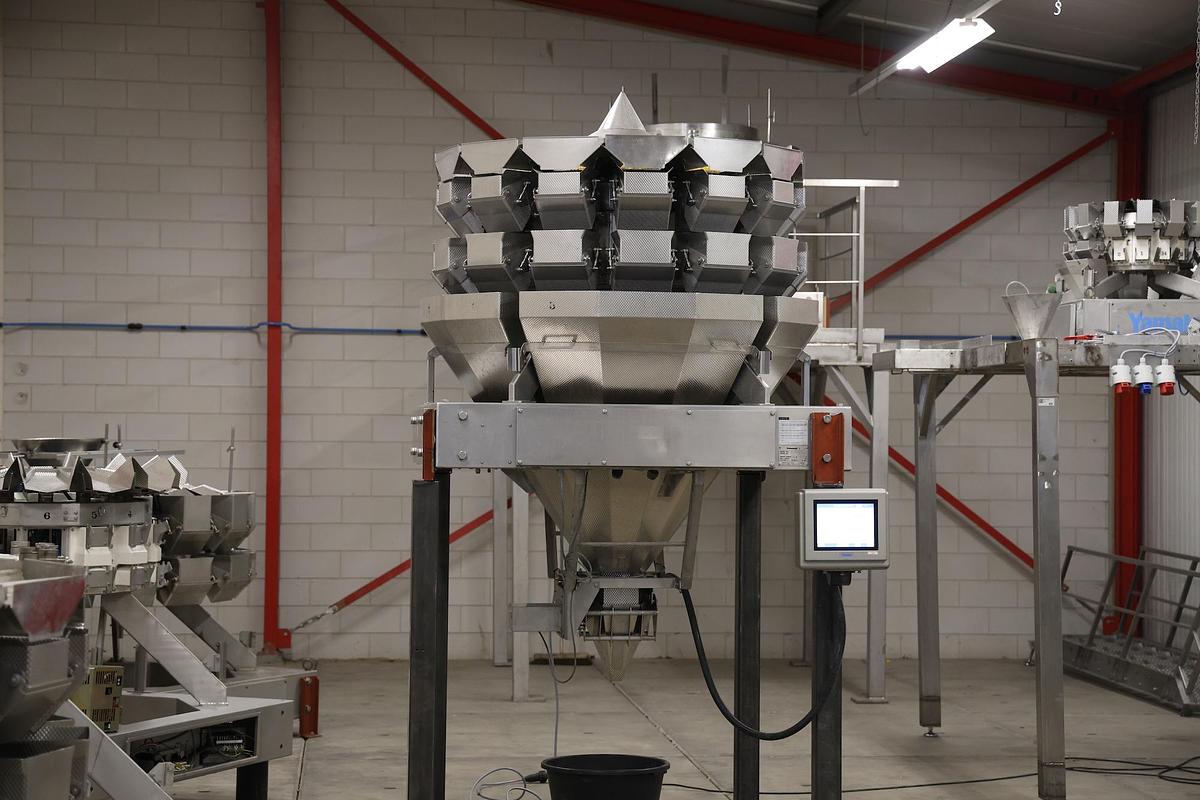 Yamato ADW-714-SWH multihead weigher