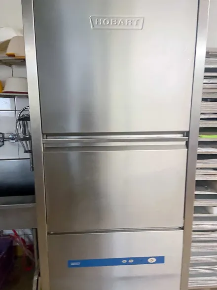Hobart UXLS-11 Universalspülmaschine – RESALE