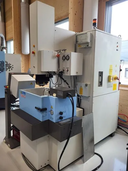 Agie AGIETRON COMPACT 1 Senk-Erodiermaschine – RESALE
