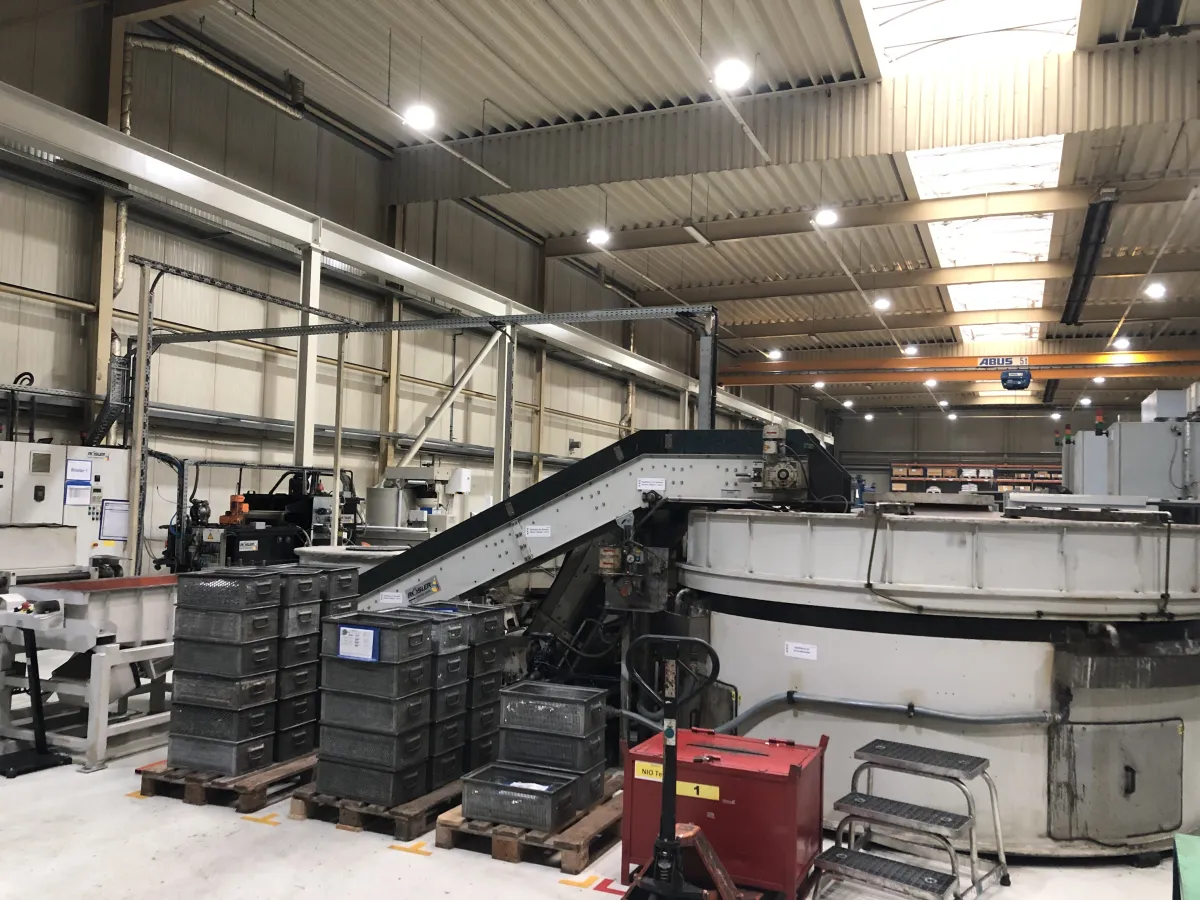 Rosler F60 Massenveredelungsmaschine