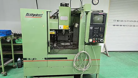 Bridgeport Interact 412 CNC Vertikales Bearbeitungszentrum – RESALE