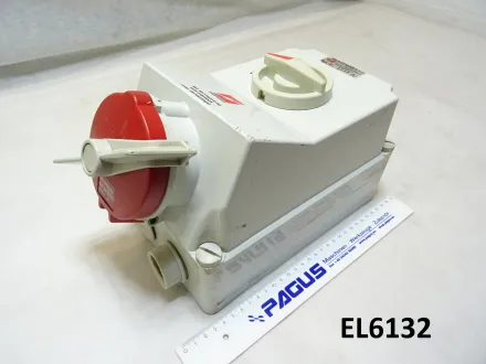 CEE-Wandsteckdose mit Schalter 5113A – RESALE