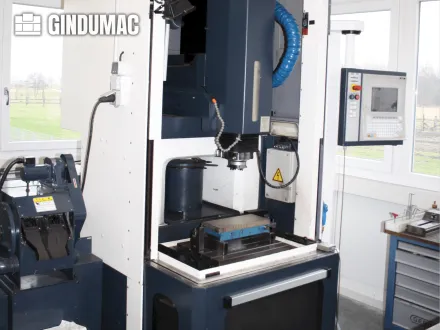 Makino EDNC 30 Stempelsenkende EDM-Maschine – RESALE