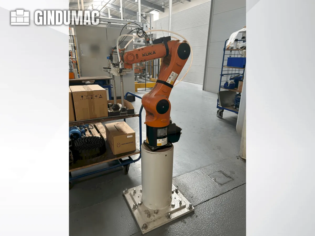 KUKA KR 6 R900 fivve
