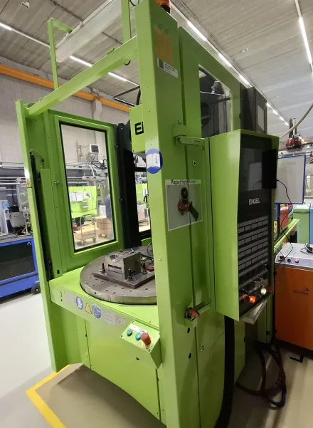 Engel Insert 80H/35 – Vertical Spritzgussmaschine – RESALE