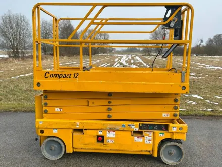 Haulotte Compact 12 Scheren-Arbeitsbühnen – RESALE
