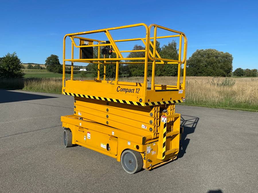 Haulotte Compact 12 Scheren-Arbeitsbühnen