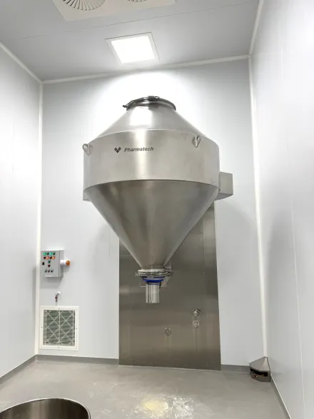 Pharmatech 2000 ltr double cone blender - Tumbler mixer Andere Pharmazeutika – RESALE