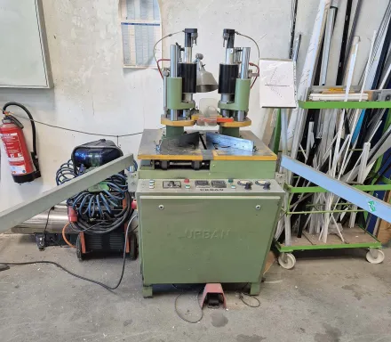 Urban AKS 3610 Einkopfschweißmaschine – RESALE