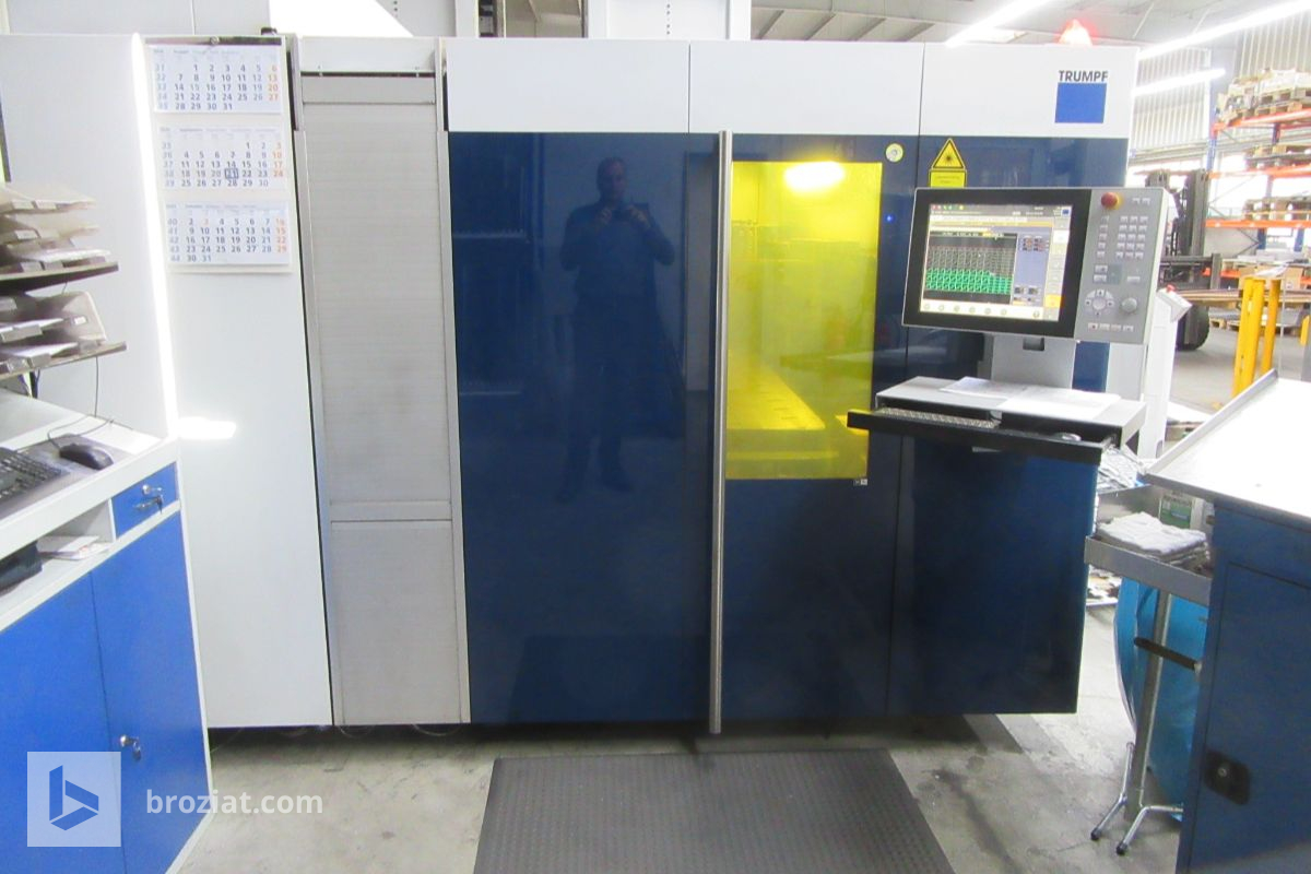 TRUMPF TruLaser 3030 Fiber (L49) CNC-Lasermaschine