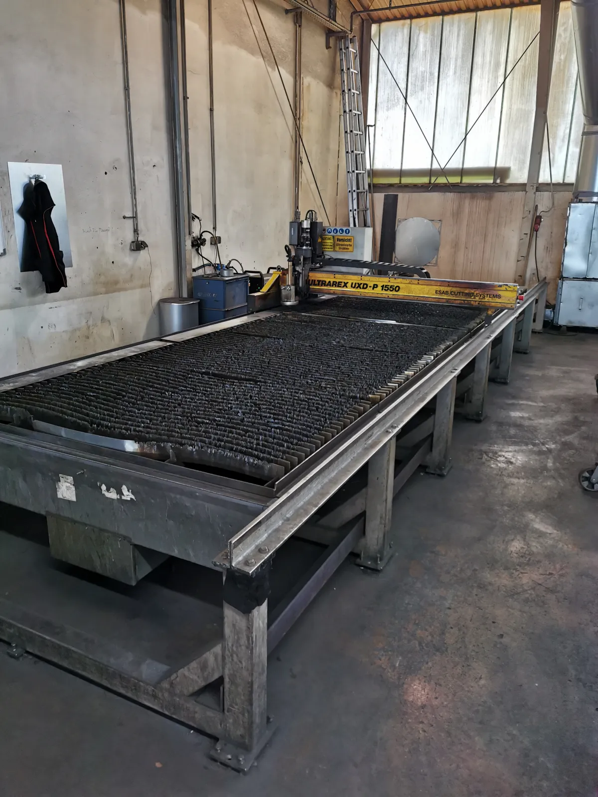 ESAB UXC P1550 Plasmaschneidemaschine