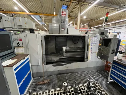 Haas VF6 SS Vertikales Bearbeitungszentrum – RESALE