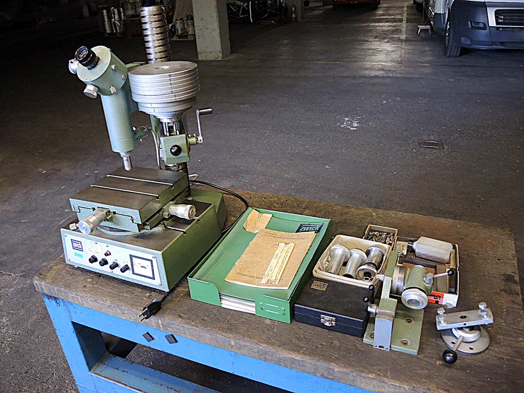 Zwick 3202 Sertlik Test Makinesi