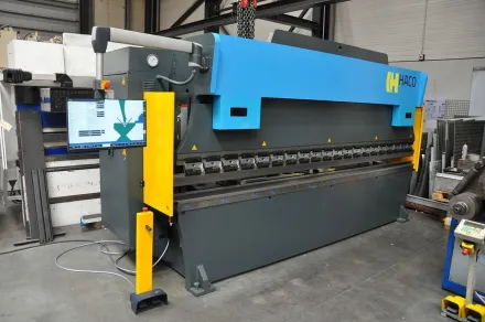 Haco Ppes 110 ton x 4100 mm CNC Hydraulische Pressbremsen – RESALE