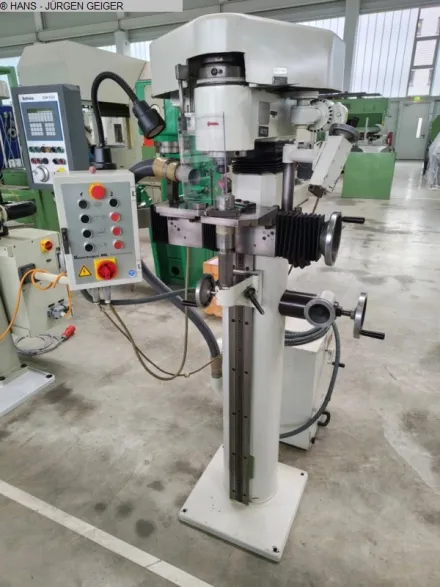 Henninger ZS 150 Zentrumschleifmaschine – RESALE