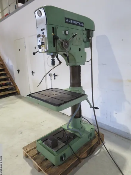 Alzmetall AB 4 SV Säulenbohrmaschine – RESALE