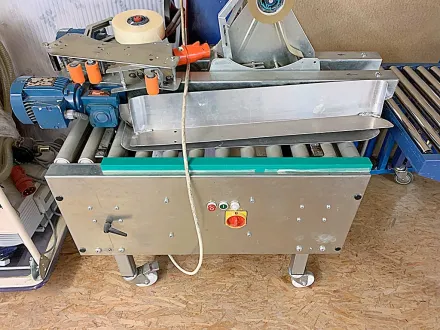 Soco T-10 5-5-7 Kartonverschließmaschine – RESALE