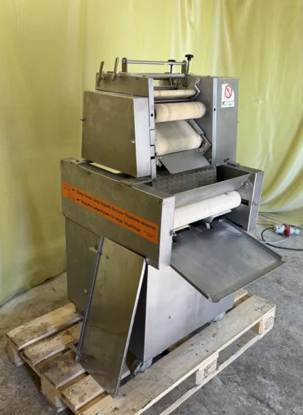 Universum 30/50 3MM Hörnchenwickelmaschine – RESALE