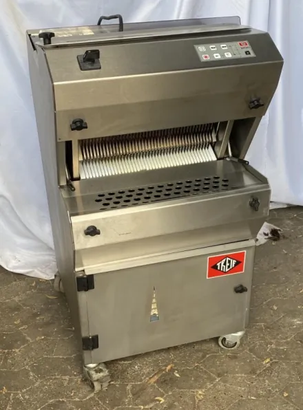 Treif Dachs Brotschneidermaschine Gatter – RESALE
