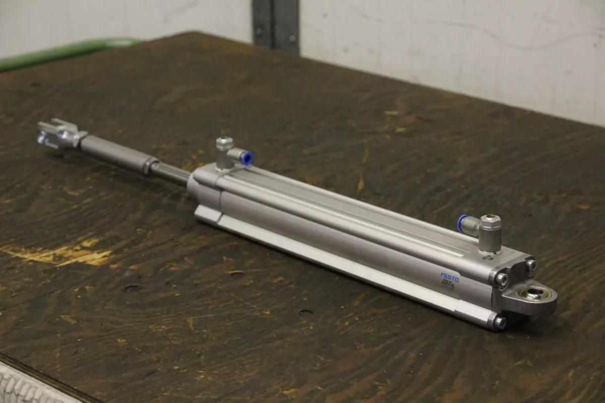 Festo DSBC-40-250-PPSA-N3 Pneumatikzylinder
