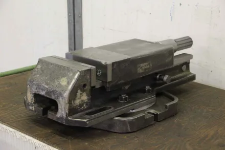 Arno Kesel Spannweite 205 mm Hydraulikschraubstock – RESALE