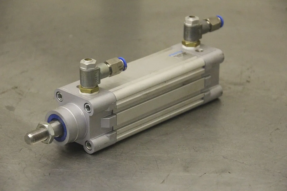 Festo DNC-40-80-PPV-A Pneumatikzylinder