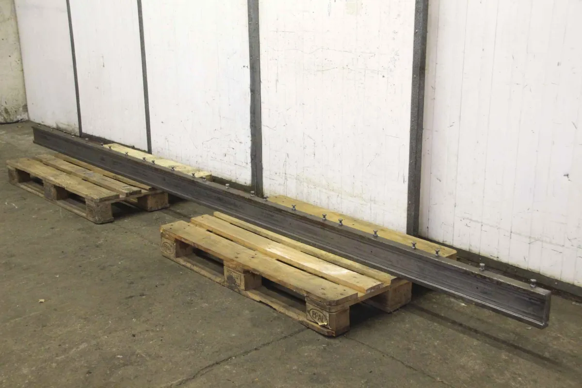 EHT höhenverstellbar Abkantwerkzeug Halteschiene 4050 mm