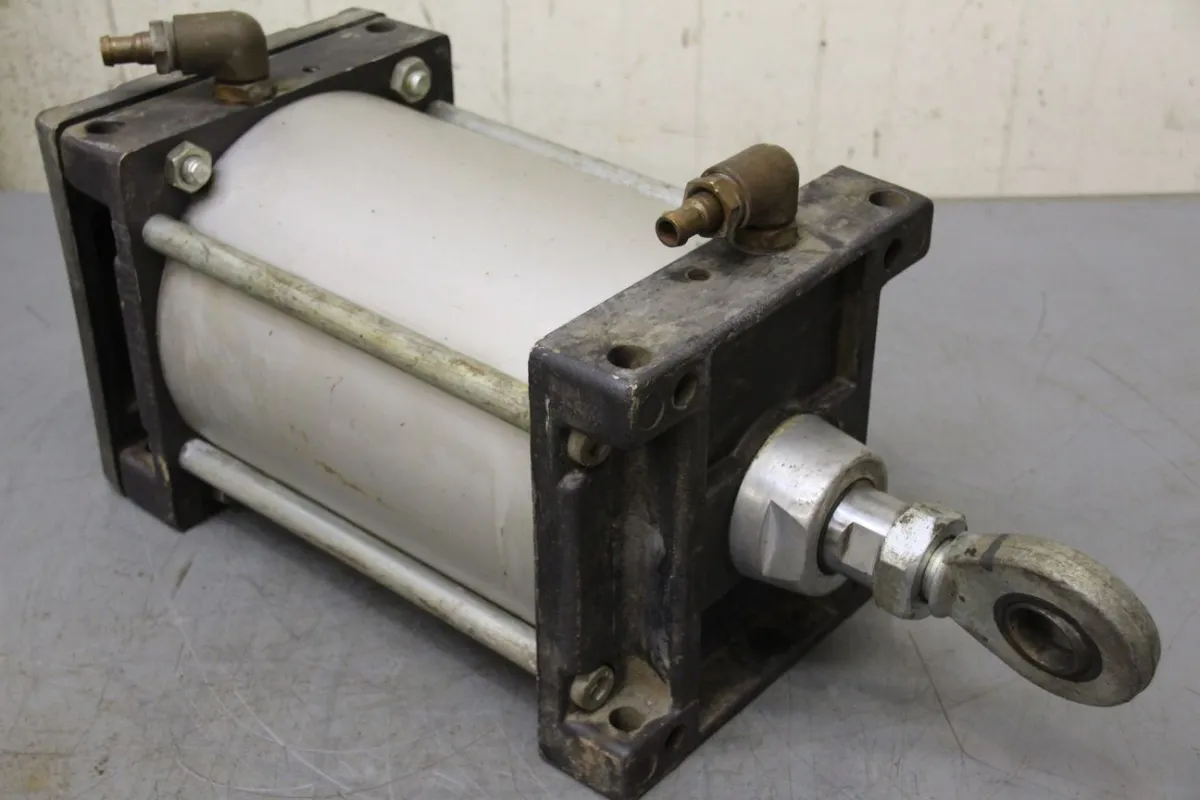 Atlas Copco C4- 200-40-200 Pneumatikzylinder