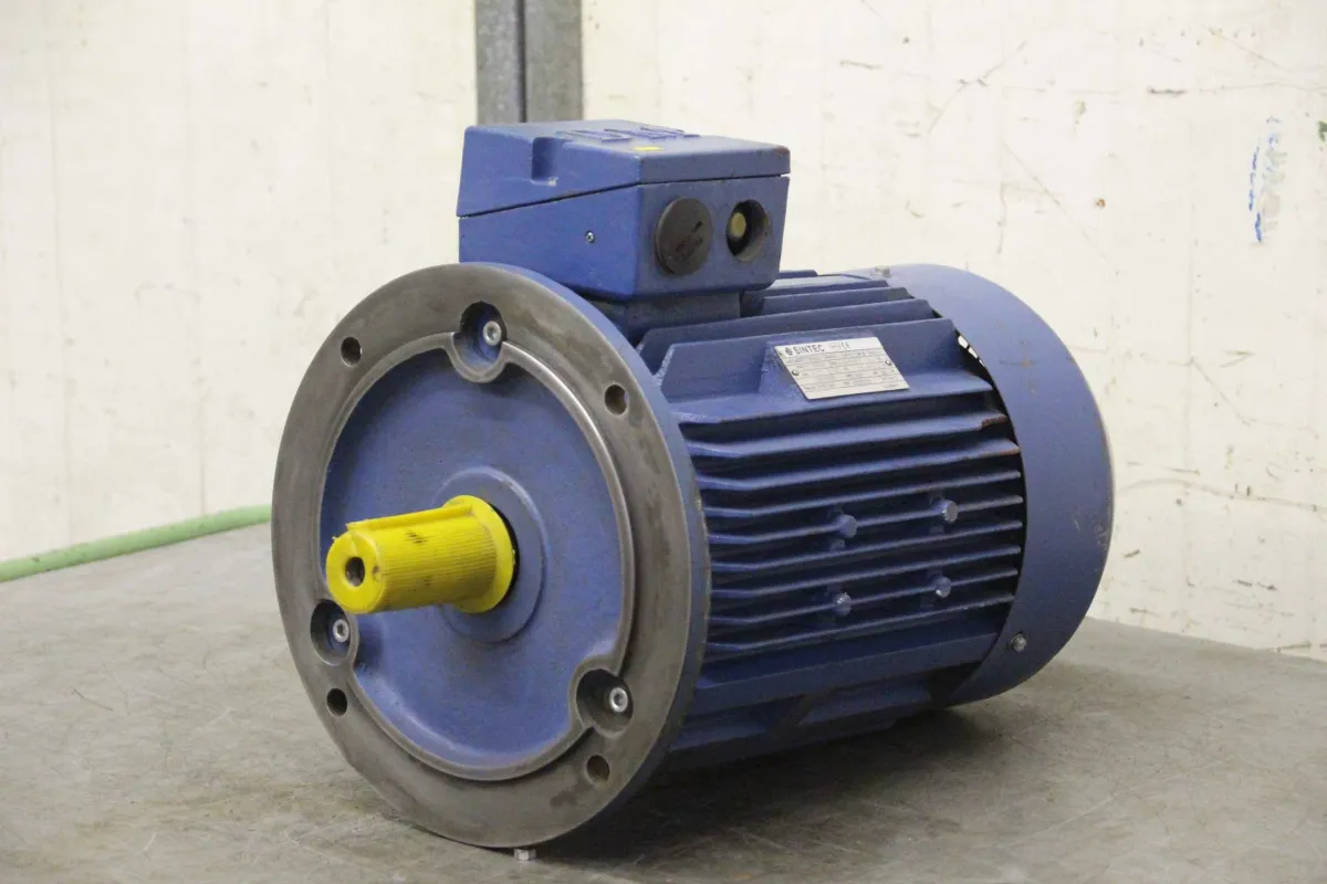 Sintec DM1 132MX8/4 Elektromotor 4/6 kW 720/1440 U/min