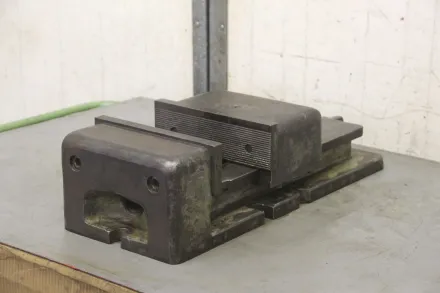Spannweite  300 mm Maschinenschraubstock – RESALE