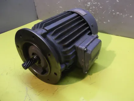 Emod SK33-100L-4/2 Elektromotor 2,7/3,3 kW 1420/2850 U/min – RESALE