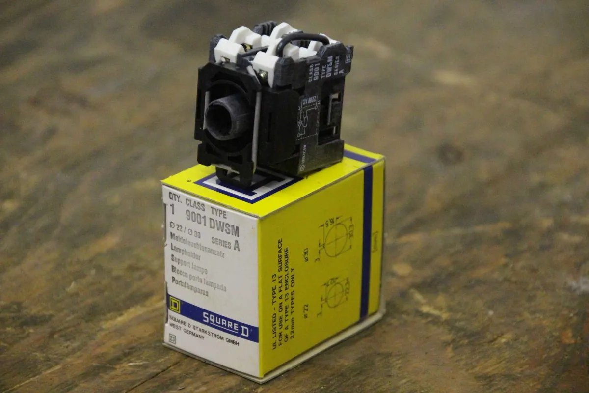 Square D DWSM Indicator light approach