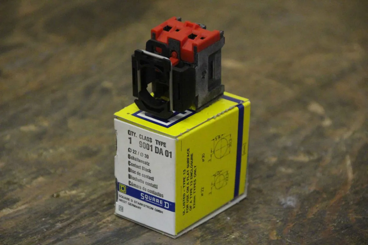 Square D DA 01 Switching approach