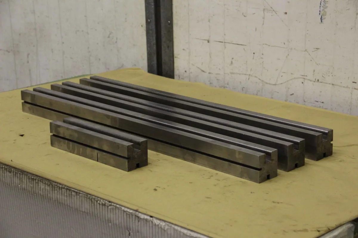 2777/60/H60 mm Abkantwerkzeug geteilt 2777 mm