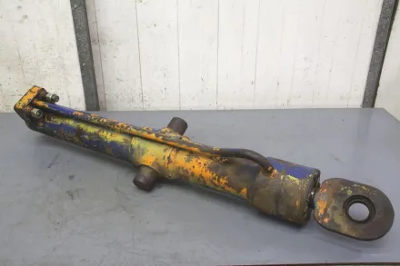 Meiller Hub 670 mm Hydraulikzylinder – RESALE