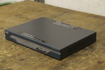 Cisco 1812/K9 V07 Router – RESALE