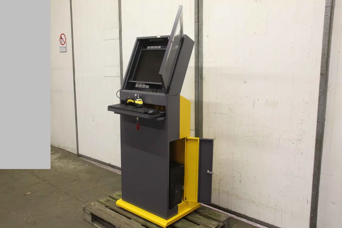 I/O Control 505/640/H1600 mm Bedienpult