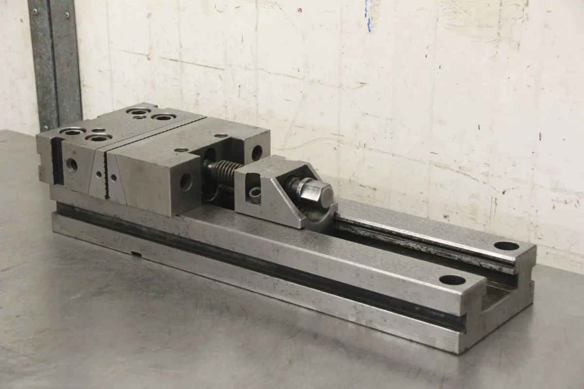 Gerardi Spannweite 345 mm machine vise
