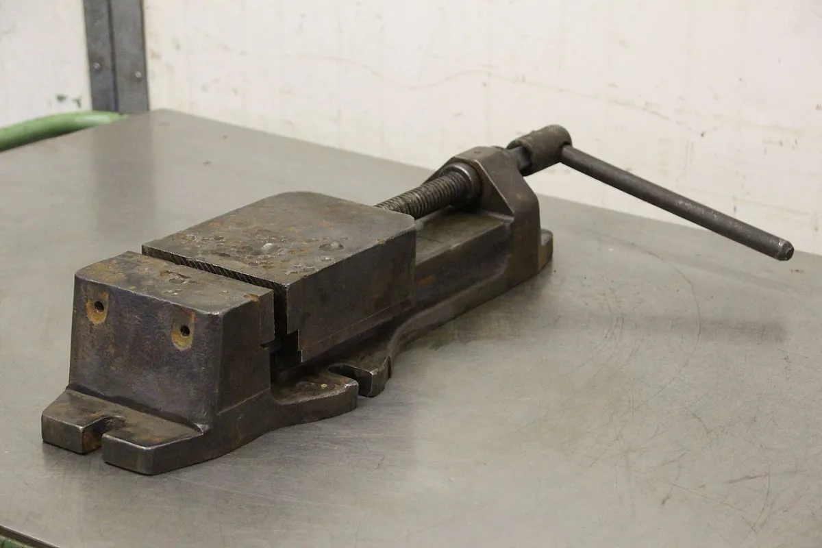 Spannweite 145 mm Maschinenschraubstock