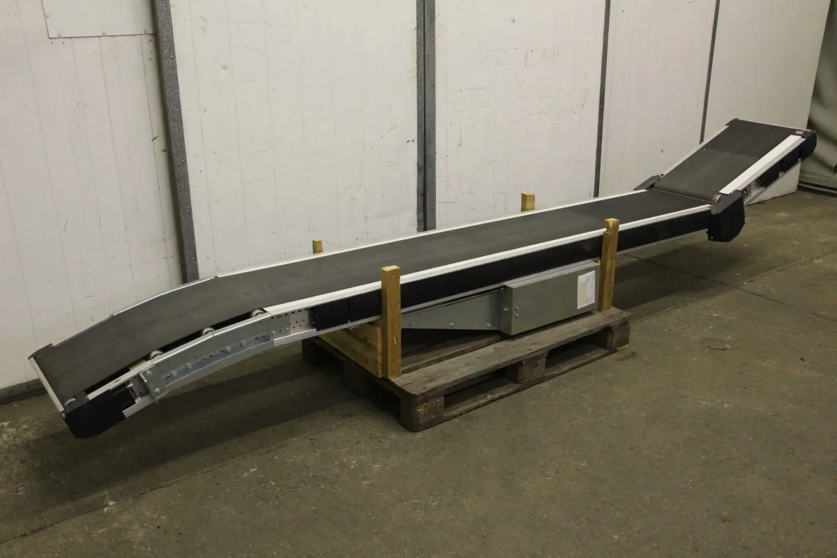 3900 x 360 mm Förderband 32 m/min