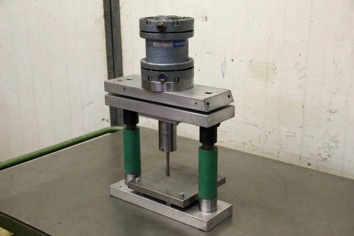 Festo Hub 50 mm Pneumatik-Presse